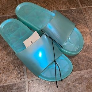 Urban Outfitters Slides